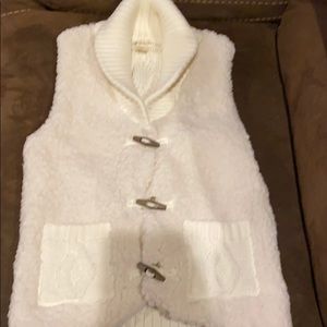 Girls Sherpa/cable knit sweater vest